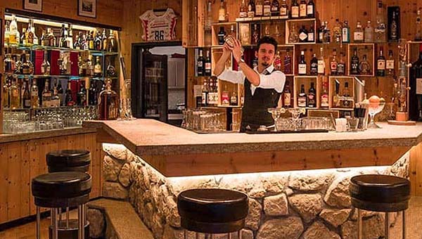 Hotel-San-Gian-St-Moritz-Bar-thumb